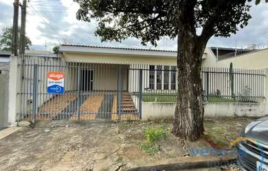 Imagem: A casa possui 3 Dormitórios, 3 Banheiros, 2 Vagas na garagem