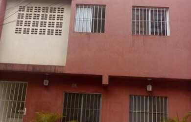 Imagem: O apartamento possui 3 Dormitórios, 2 Banheiros, 100m² de