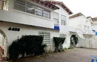 Imagem: O depósito possui 5 Vagas na garagem e 500m² de Área e está