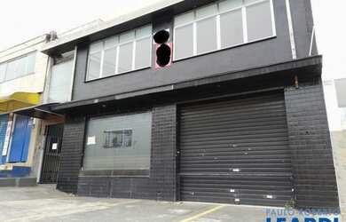 Imagem: O depósito possui 4 Vagas na garagem, 300m² de Área e está