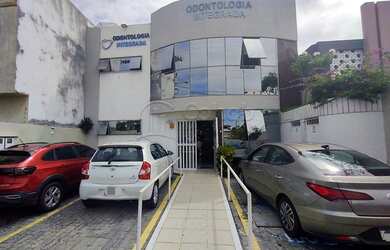 Imagem: O depósito possui 3 Vagas na garagem, 368m² de Área e está