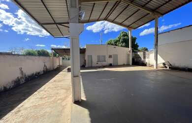 Imagem: O depósito possui 512m² de Área e está localizado em Plano