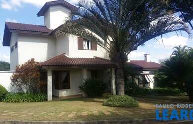 Imagem: A casa em condomínio possui 3 Dormitórios, 5 Banheiros, 4