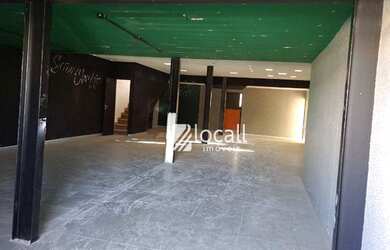 Imagem: O depósito possui 3 Vagas na garagem, 400m² de Área e Imóvel