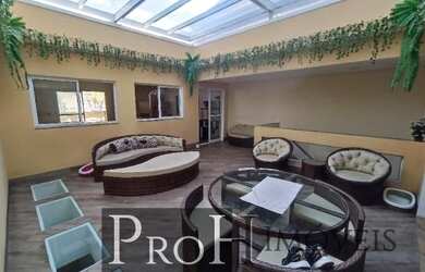 Imagem: A casa possui 2 Dormitórios, 4 Banheiros, 3 Vagas na garagem