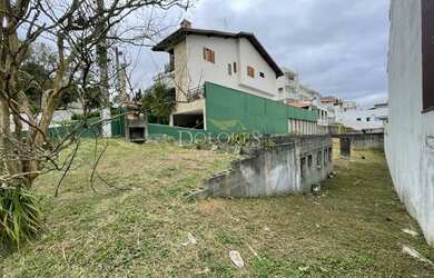 Imagem: O terreno possui 300m² de Área e está localizado em Parque