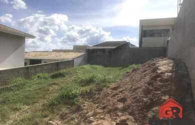 Imagem: O terreno possui 300m² de Área e está localizado em Parque