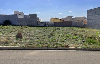 Imagem: O terreno possui 300m² de Área e está localizado em Jardim