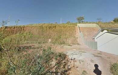 Imagem: O terreno possui 300m² de Área e está localizado em Benfica