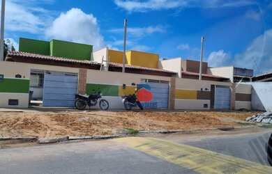 Imagem: A casa possui 2 Dormitórios, 2 Banheiros, 1 Vaga na garagem