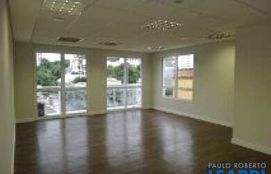 Imagem: O depósito possui 1 Vaga na garagem e 50m² de Área e está