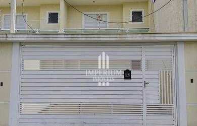 Imagem: A casa possui 2 Dormitórios, 2 Banheiros, 2 Vagas na garagem