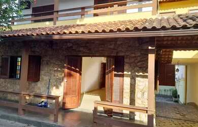 Imagem: A casa em condomínio possui 5 Dormitórios, 5 Banheiros, 5