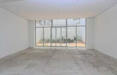 Imagem: O depósito possui 168m² de Área e está localizado em Bom