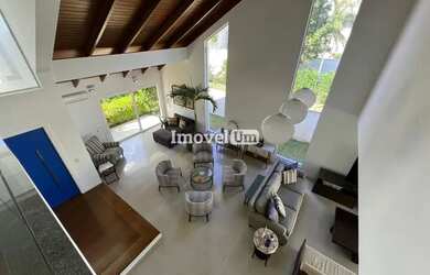 Imagem: A casa em condomínio possui 4 Dormitórios, 5 Banheiros, 1