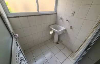 Imagem: A casa possui 3 Dormitórios, 2 Banheiros e 1 Vaga na garagem