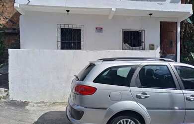 Imagem: A casa possui 1 Dormitório, 1 Banheiro e está localizado em