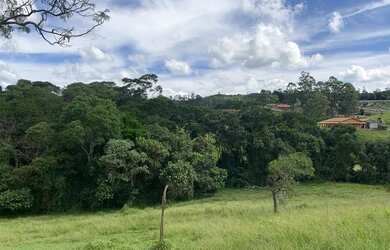 Imagem: O terreno possui 600m² de Área e está localizado em Centro