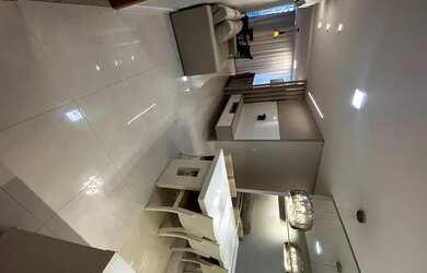 Imagem: O apartamento possui 3 Dormitórios, 2 Banheiros, 2 Vagas na