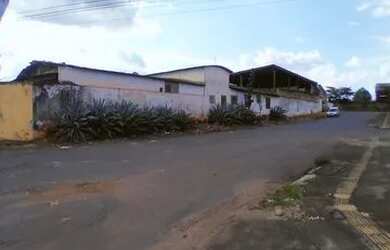 Imagem 6: Galpão localizado no Setor Santa Genoveva, de 2.500m² e 8 salas