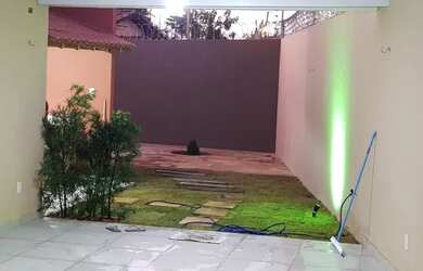 Imagem: A casa possui 3 Dormitórios, 3 Banheiros, 2 Vagas na garagem