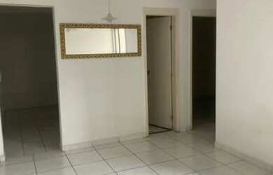 Imagem: O apartamento possui 2 Dormitórios, 1 Banheiro, 2 Vagas na