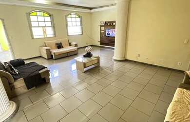 Imagem 7: Casa com 3 Quartos e 3 banheiros à Venda, 270 m² por R$ 800.000