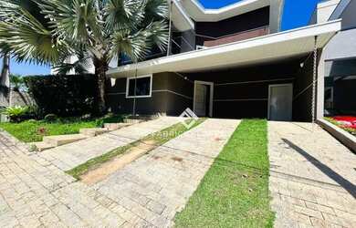 Imagem: A casa em condomínio possui 4 Dormitórios, 4 Banheiros, 4