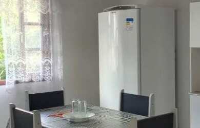 Imagem: O apartamento possui 1 Dormitório, 1 Banheiro e 1 Vaga na garagem