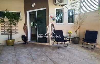 Imagem: A casa possui 2 Dormitórios, 1 Banheiro, 2 Vagas na garagem