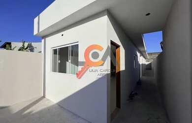 Imagem: A casa possui 3 Dormitórios, 1 Banheiro, 2 Vagas na garagem