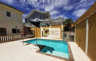 Imagem: A casa em condomínio possui 3 Dormitórios, 4 Banheiros, 4