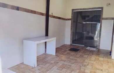 Imagem: A casa em condomínio possui 3 Dormitórios, 2 Banheiros, 1