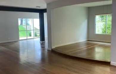 Imagem: A casa em condomínio possui 4 Dormitórios, 5 Banheiros, 4