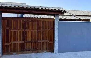 Imagem: A casa possui 2 Dormitórios, 2 Banheiros e 1 Vaga na garagem