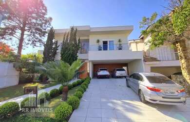 Imagem: A casa em condomínio possui 4 Dormitórios, 5 Banheiros, 5