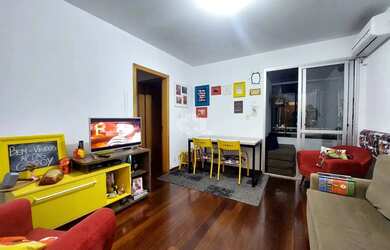 Imagem: O apartamento possui 3 Dormitórios, 2 Banheiros, 1 Vaga na