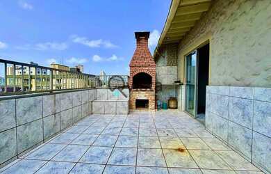 Imagem: O apartamento na cobertura possui 3 Dormitórios, 2 Banheiros