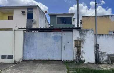 Imagem: A casa possui 4 Dormitórios, 2 Banheiros, 122m² de Área e