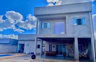 Imagem: A casa em condomínio possui 3 Dormitórios, 4 Banheiros, 5