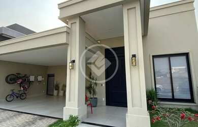 Imagem: A casa em condomínio possui 3 Dormitórios, 2 Banheiros, 4