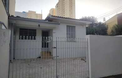 Imagem: A casa possui 3 Dormitórios, 1 Banheiro, 1 Vaga na garagem