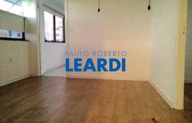 Imagem: O depósito possui 1 Vaga na garagem e 55m² de Área e está