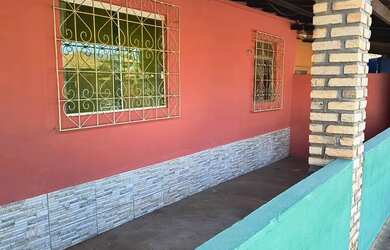 Imagem: A casa à venda possui 2 Dormitórios, 2 Banheiros, 2 Vagas