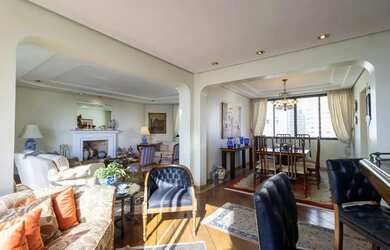 Imagem: O apartamento possui 4 Dormitórios, 4 Banheiros, 3 Vagas na