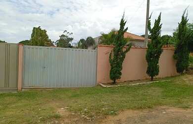 Imagem: A chácara possui 600m² de Área e está localizado em Cajuru