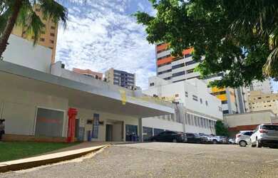 Imagem: O depósito possui 5 Vagas na garagem e 4000m² de Área e está