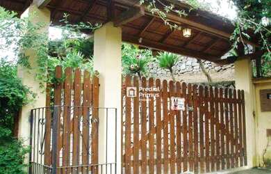 Imagem: A casa em condomínio possui 4 Dormitórios, 3 Banheiros, 5