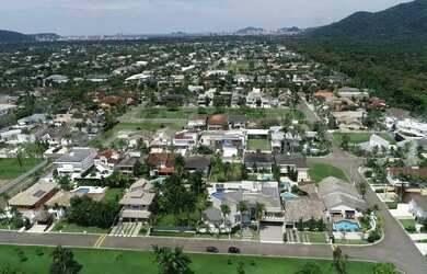 Imagem: A casa à venda possui 3 Dormitórios, 4 Banheiros, 4 Vagas