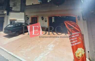 Imagem: O depósito possui 4 Vagas na garagem, 372m² de Área e está